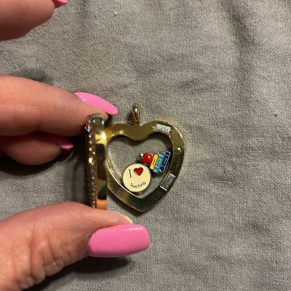 Teacher Gift!! Origami Owl heart locket - Picture 2 of 3